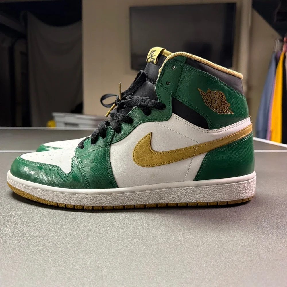 Nike Air Jordan 1 Retro High OG Celtics Sneakers 555088-315 Sz 12.5